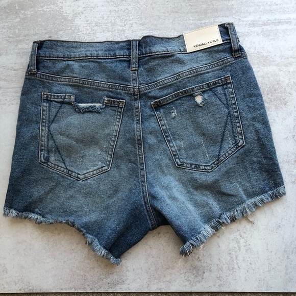 Kendall & Kylie The Iconic Short Distressed High Waist Jean Shorts Size 9/ 29 - Picture 3 of 11